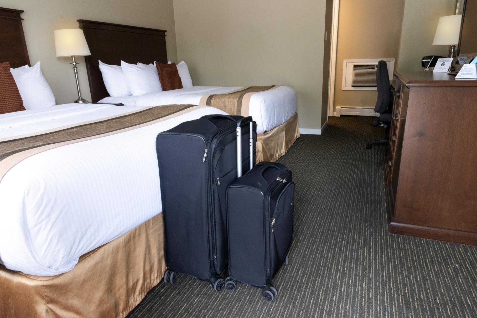 Aurora Inn Kingston エクステリア 写真