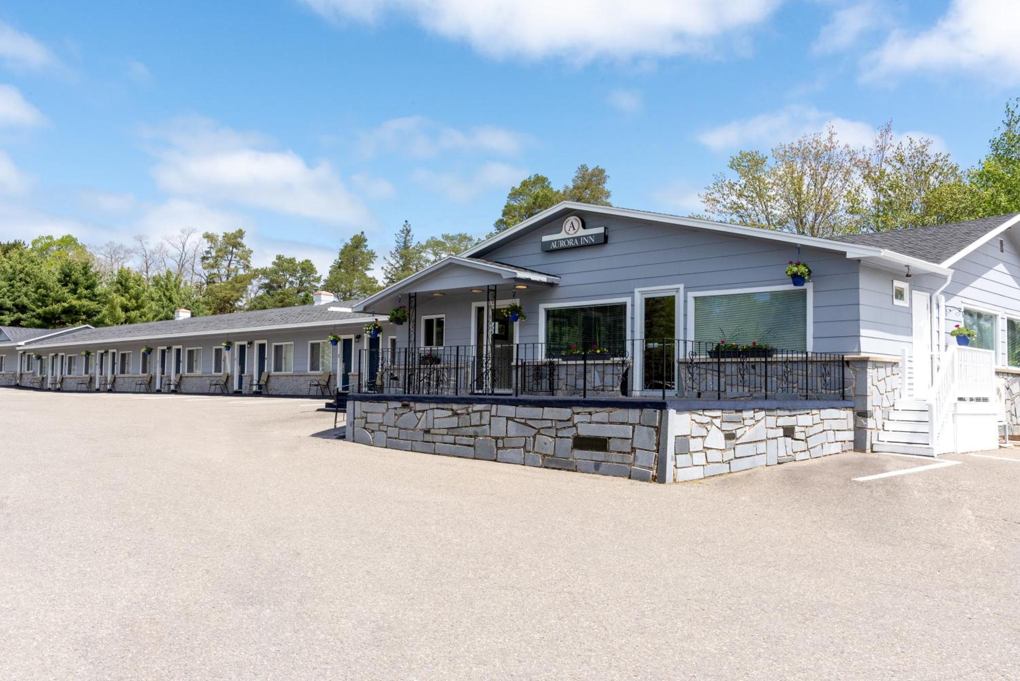 Aurora Inn Kingston エクステリア 写真