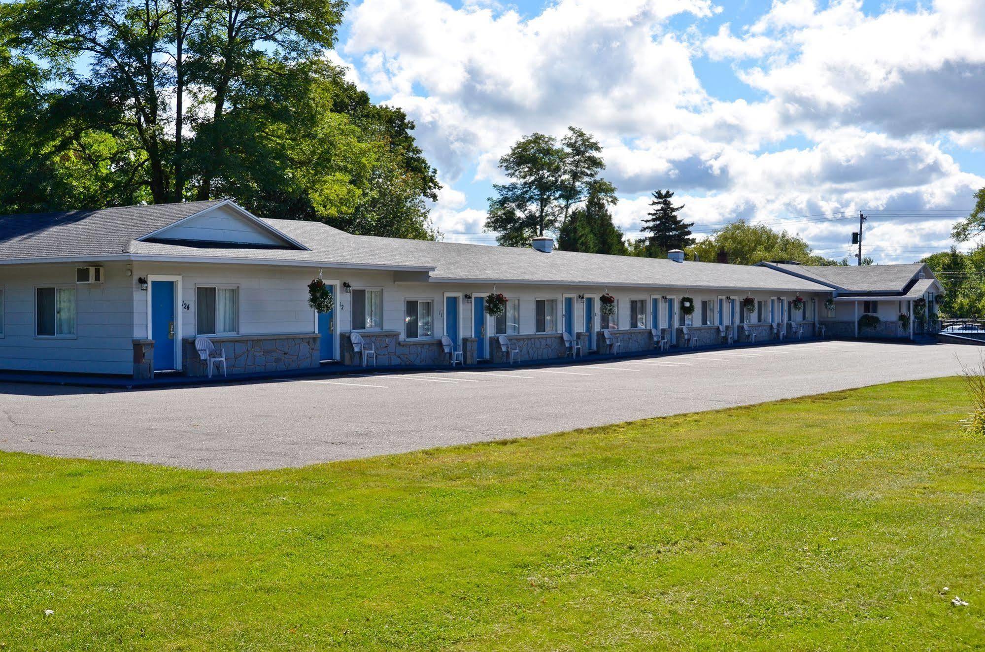 Aurora Inn Kingston エクステリア 写真