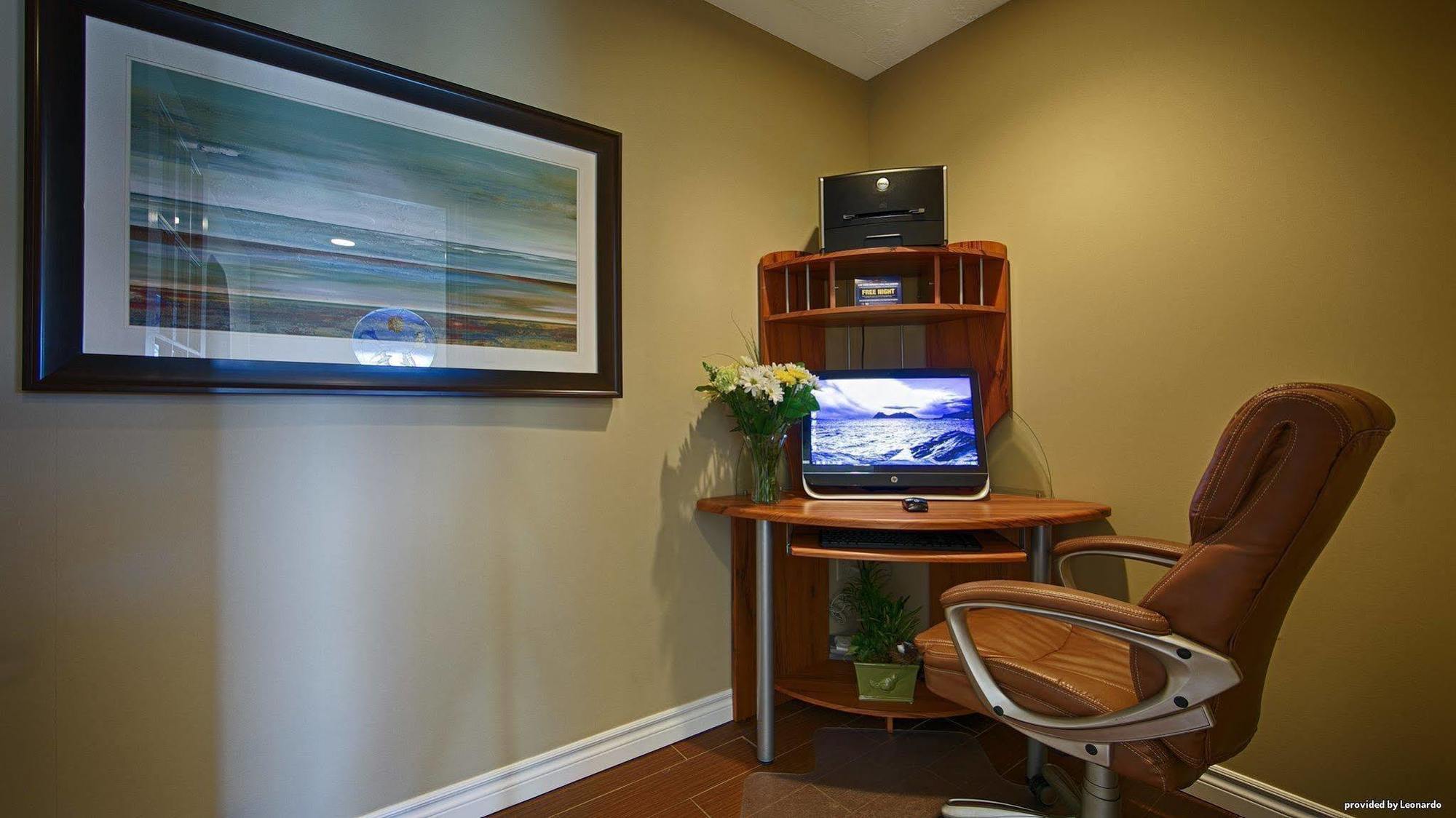 Aurora Inn Kingston エクステリア 写真